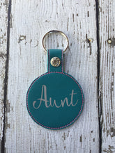 Load image into Gallery viewer, Aunt Keychain Gift, Keychain Gift Aunt, Birthday Gift Aunt Keychain, Keychain Gift For Aunt, Aunt Birthday Christmas Gift Ideas